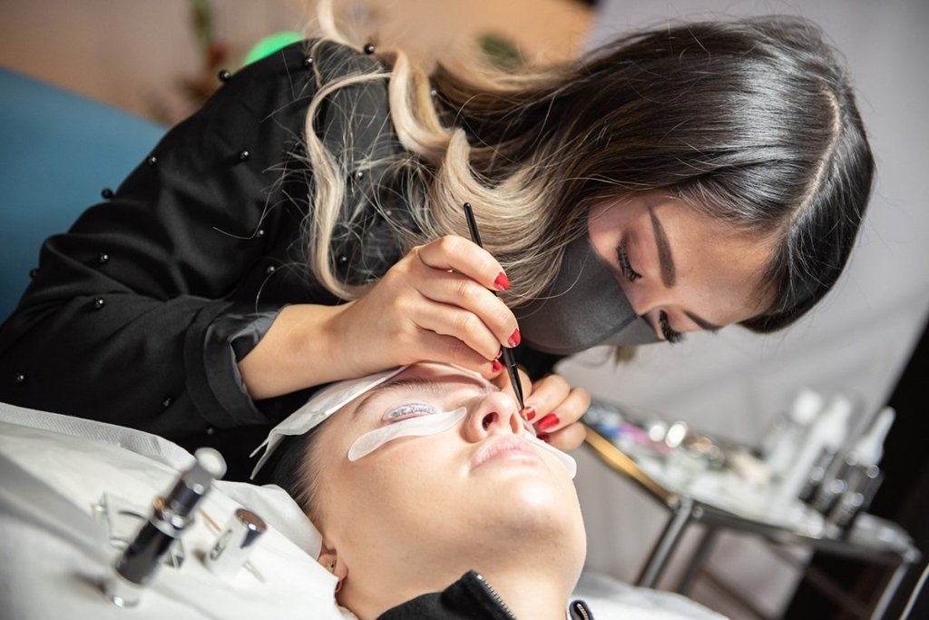 Lashes Machine Tech How Much Do Lash Techs Make? – Flawless Lashes by Loreta