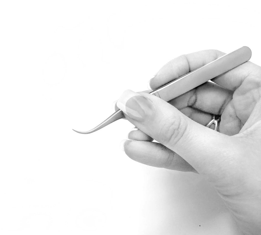 How to Hold Eyelash Extension Tweezers Flawless Lashes by Loreta